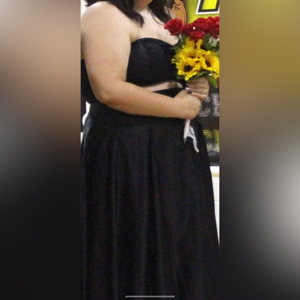 Prom Dress - Picture 3 of 8